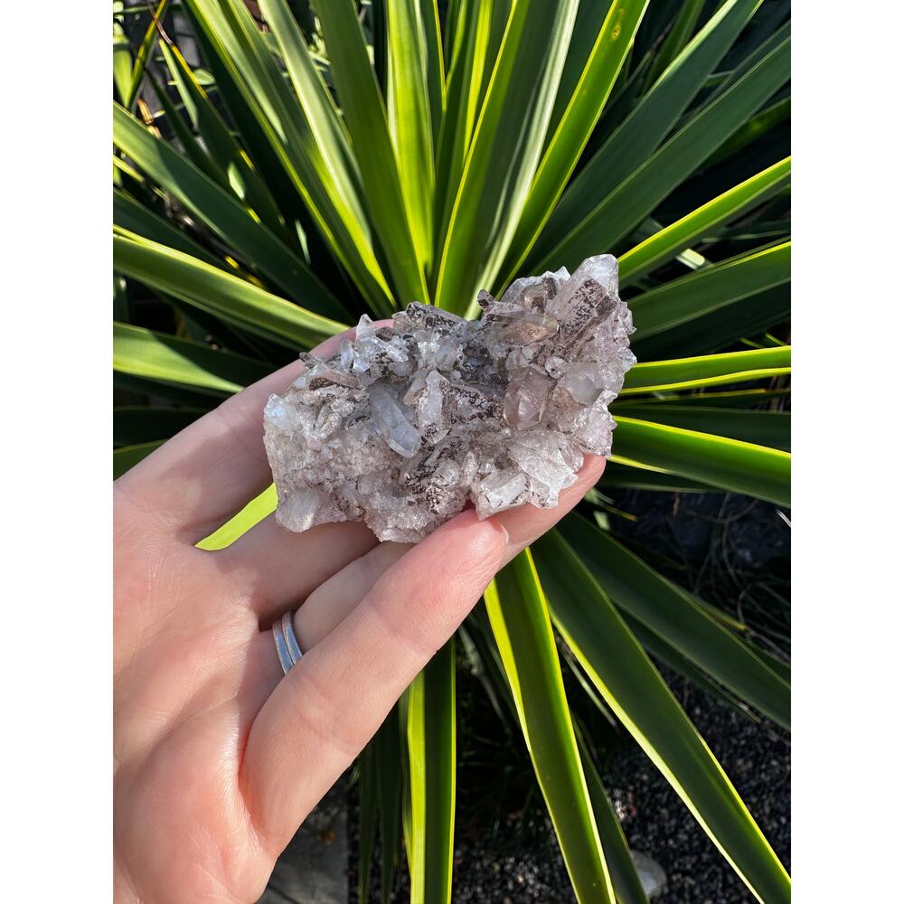 Diamantina Quartz with phantoms and inclusions from Brazil